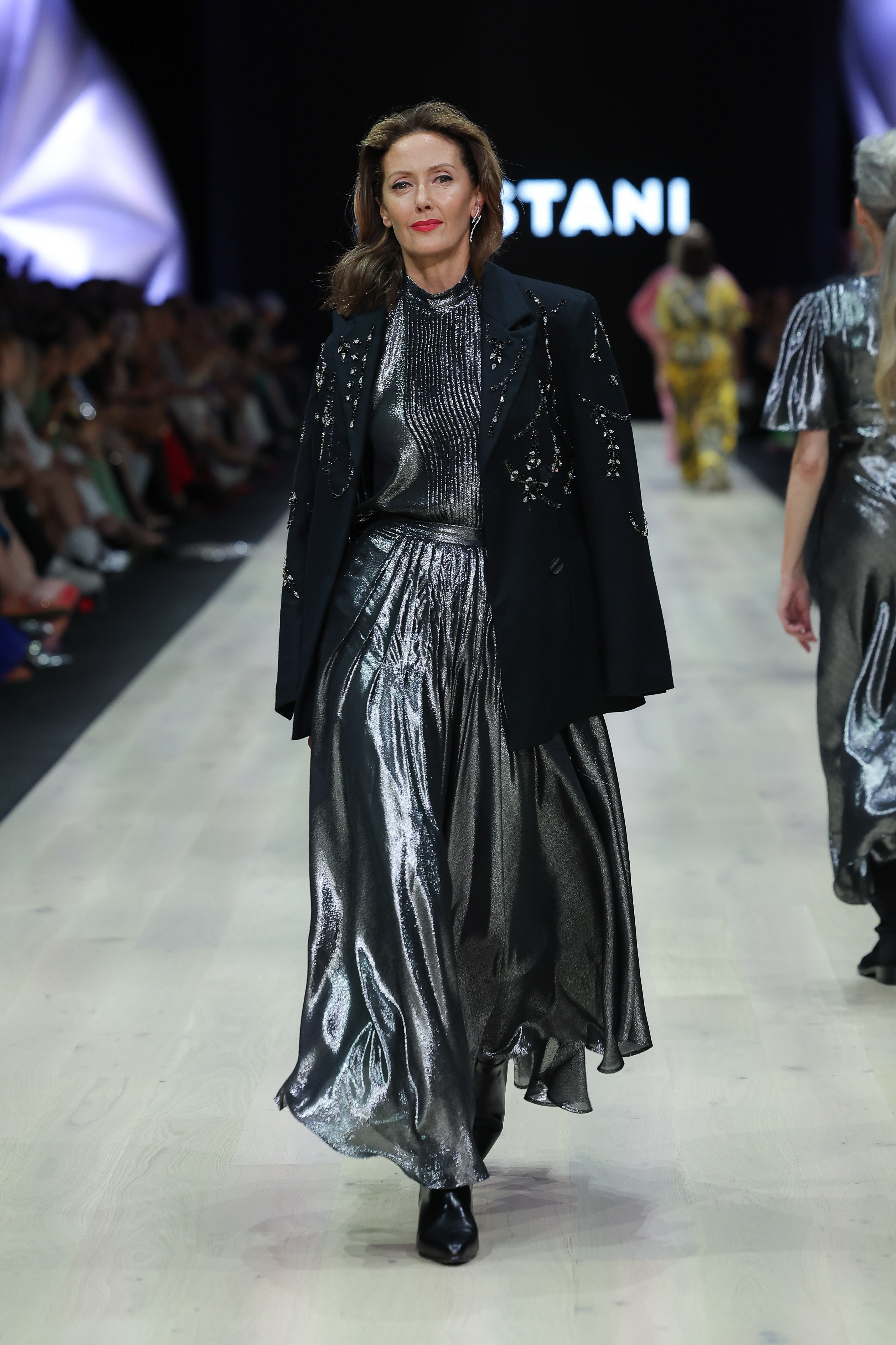 PRIYA EMBELLISHED BLAZER-NOIR