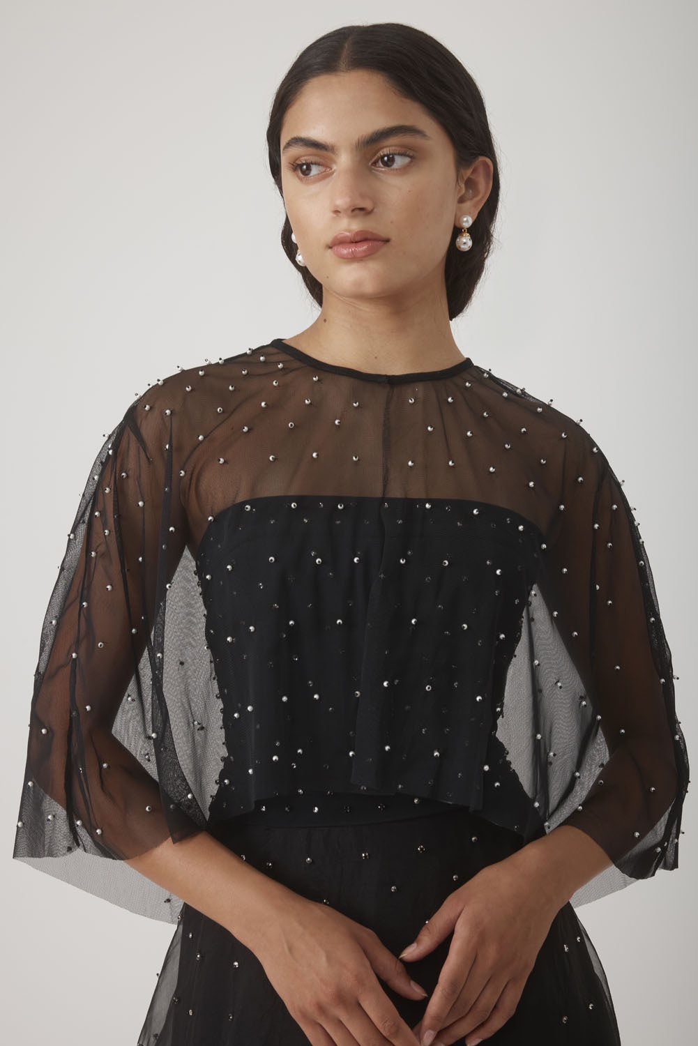 PEARL BEADED CAPE-NOIR