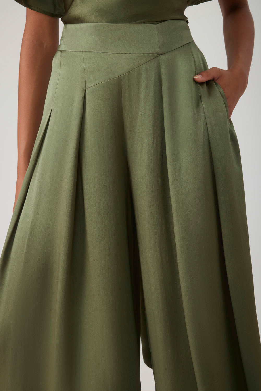 SUFIA SILK PANT - OLIVE