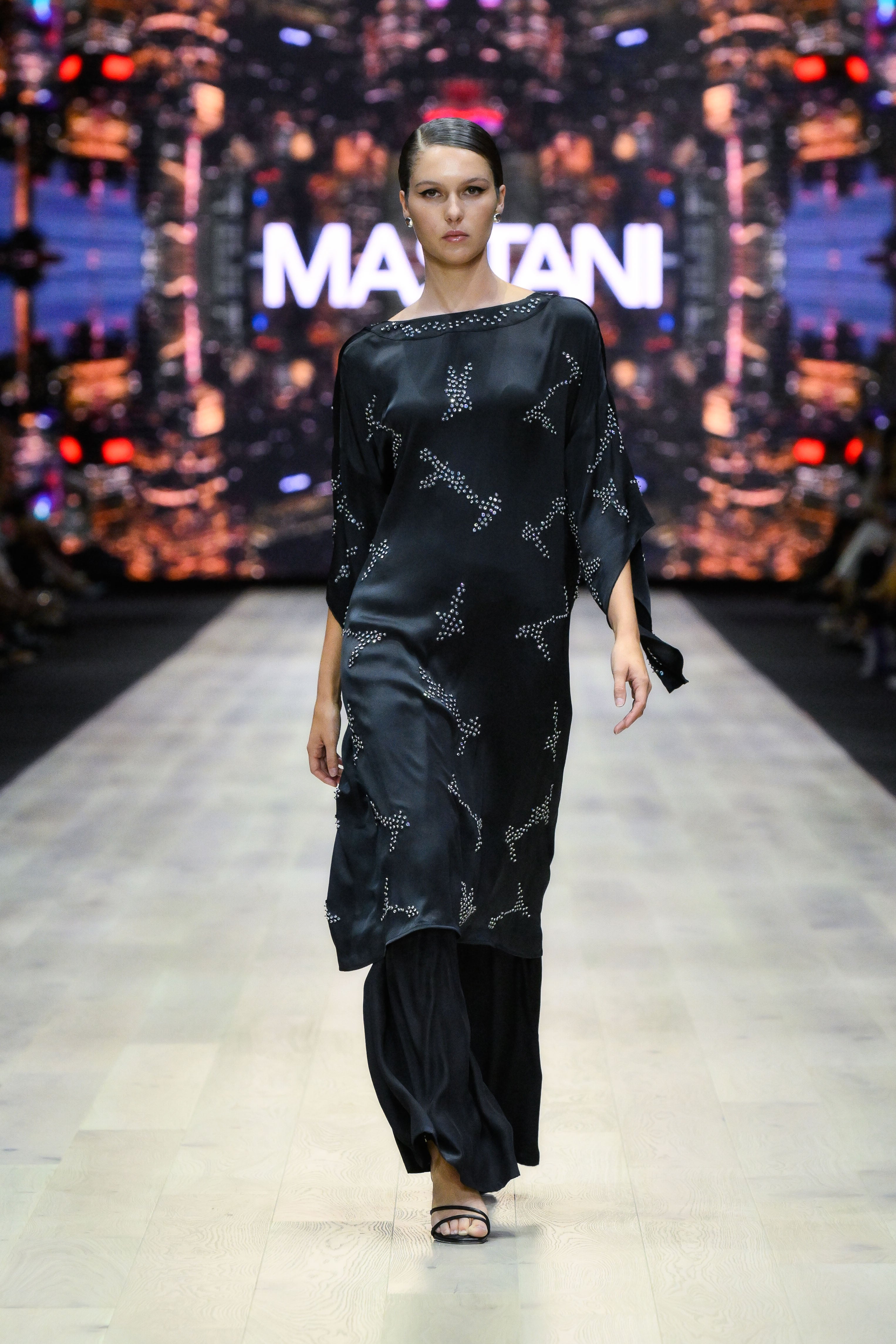 BIBI EMBELLISHED KIMONO-NOIR